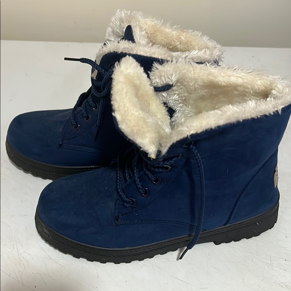 Blue and White Winter Boots with Lace-Up Closure